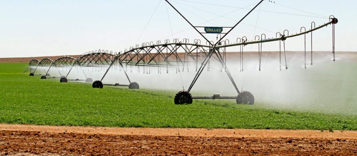 Irrigation (center pivot)_shutterstock_86574343_RGB 72dpi